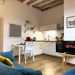 Cosy Navigli Apartment